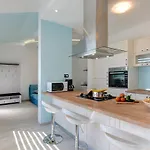 Sunny Villa