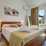 Sunny Villa