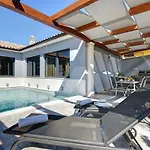 Sunny Villa