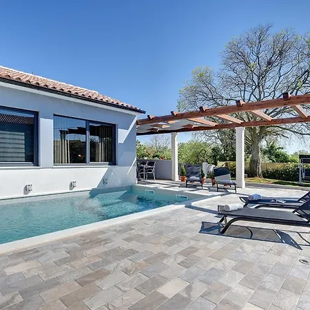 Sunny Holiday home