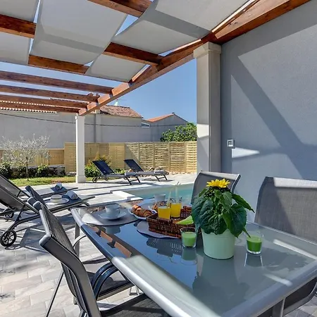 Holiday home Sunny *