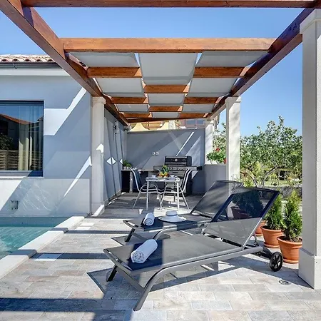 Holiday home Sunny