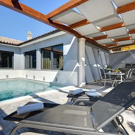 Sunny Holiday home